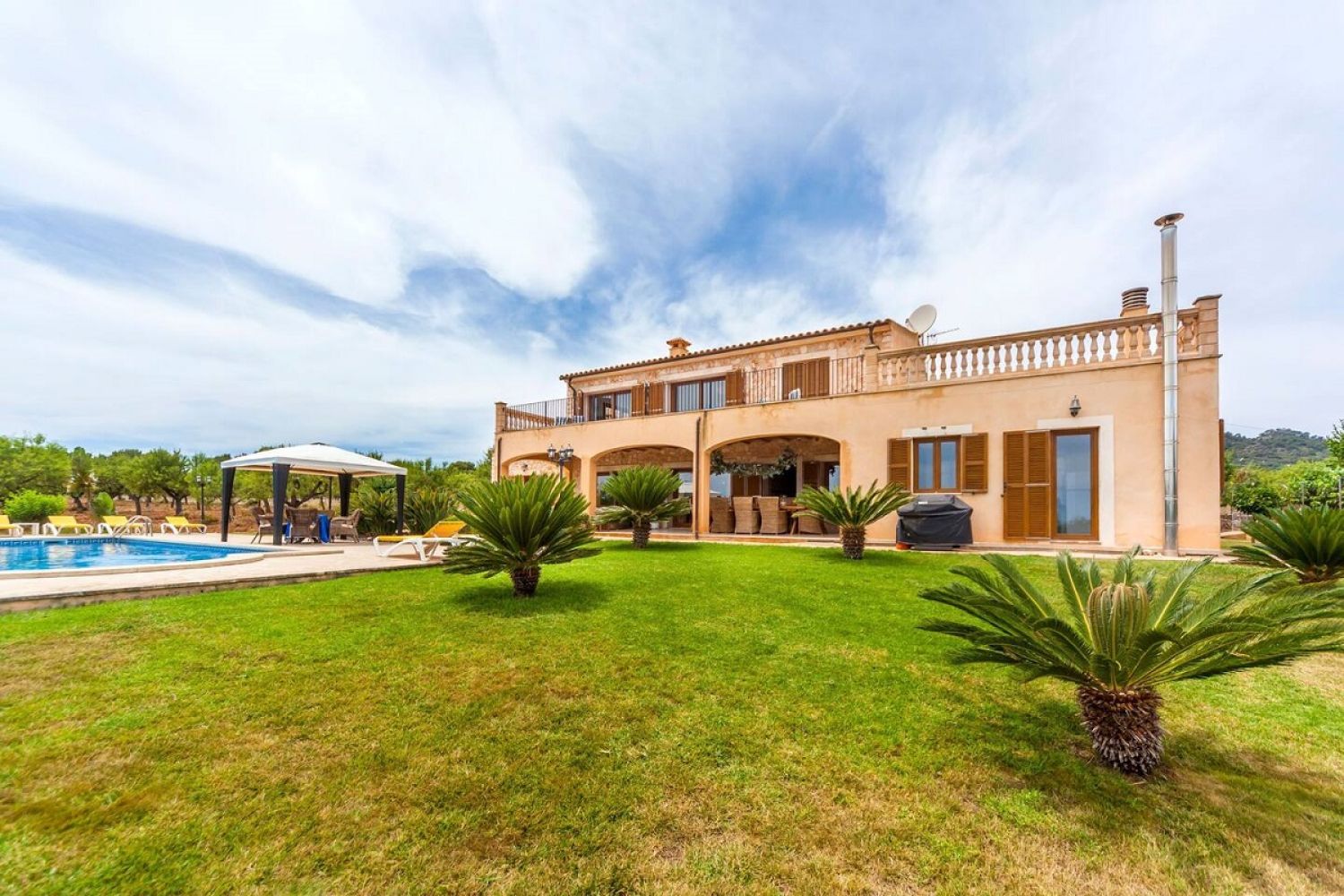 Sensational finca with sea view and tourism licence